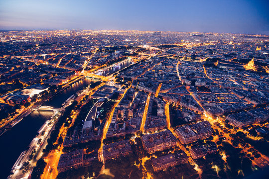 Fototapeta Paris at night shot from Eiffel tower