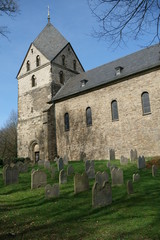 Fototapeta na wymiar Hohensyburg bei Dortmund, Kirche St. Peter,