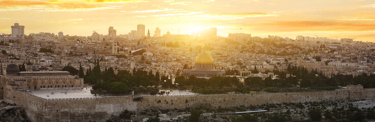 Jeruzalem stad bij zonsondergang
