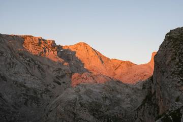 Naklejka premium Dawn in the Pozo de Andara in Picos de Europa 