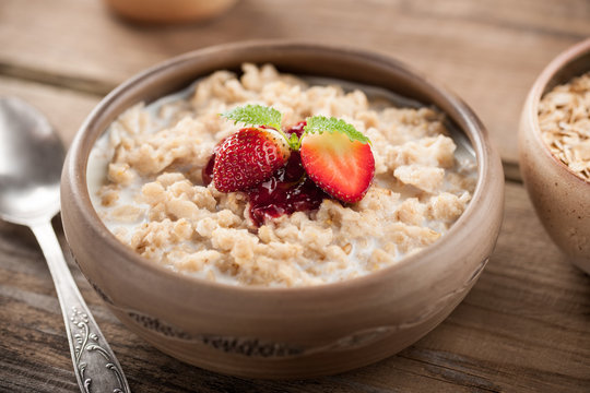 Oatmeal With Strawberry For Breakfast