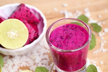 dragon fruit juice smoothies