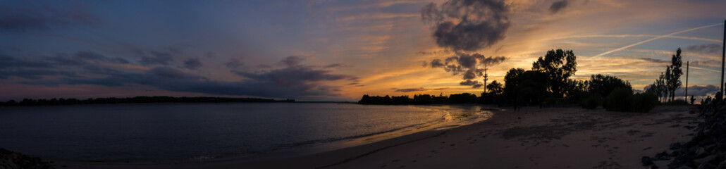 Sonnenuntergang Elbstrand Wedel
