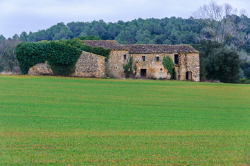 Obraz premium Abandoned country house in Catalonia, Spain