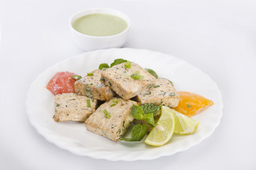 Paneer Tikka Kebab - Tandoori Indian cheese skewers with chili sauce