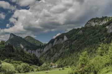 Sokolica hill from Lesnica village © luzkovyvagon.cz