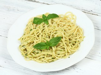 Spaghetti with homemade pesto & basil 