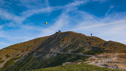 Balony nad Śnieżką, Karkonosze, Polska © Rafał Bachanek
