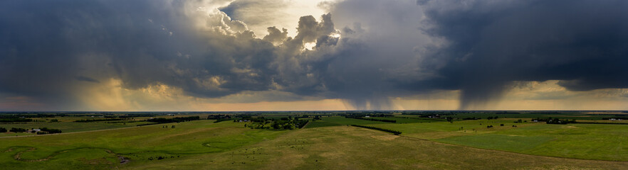 Obraz premium Thunderstorm on the Prairie