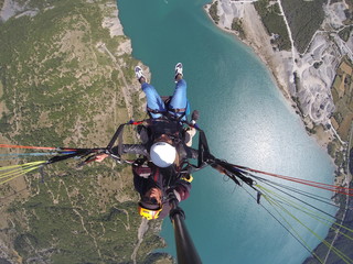 Parapenthe Sur le lac de Serre-Ponçon