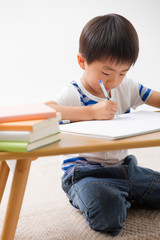 勉強する男の子
