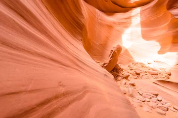 Selbstklebende Fototapete Schlucht Lower Antelope Canyon - auf Navajo-Land in der Nähe von Page, Arizona, USA - schöne farbige Felsformation im Slot Canyon im amerikanischen Südwesten