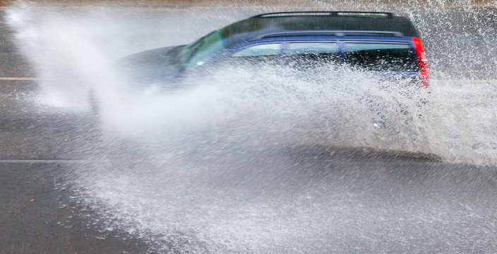 Downpour Images – Browse 100,452 Stock Photos, Vectors, and Video ...
