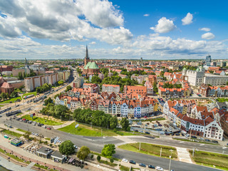Szczecin - krajobraz starego miasta widziany z powietrza.  panorama miasta z bazylika...
