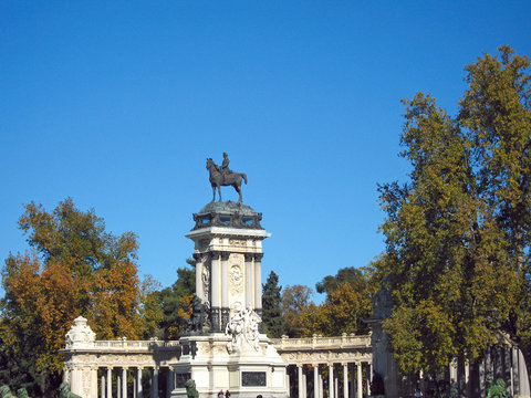madrid monument alfons XII