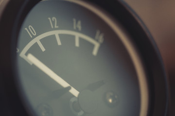 Analog car volt meter