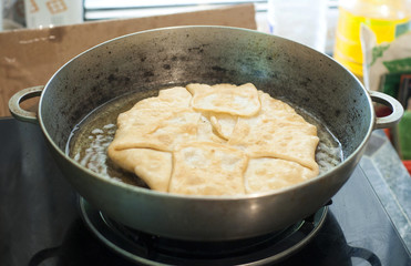 Process of preparation of pies with cheese in a pan