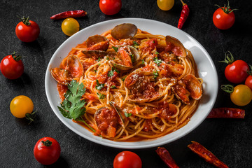ボンゴレパスタ　Spaghetti with clam and tomato 