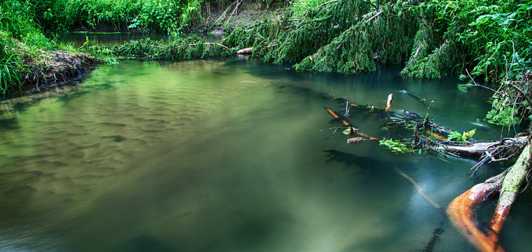 stiil water. isloch river in belarus