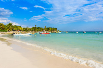 Fototapeta na wymiar Akumal beach - paradise bay at turtle beach in Quintana Roo, Mexico - caribbean coast