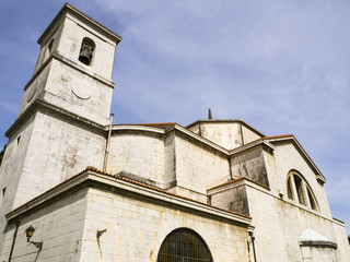 Fototapeta premium Iglesia en Mutriko , primavera de 2017