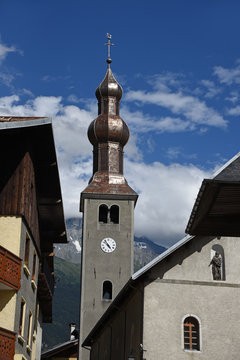 Clocher &agrave; bulbe de l'&eacute;glise de Bozel