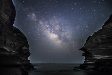 外房勝浦鵜原理想郷太平洋に昇る天の川 © Umibozze