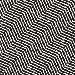 Hand drawn style seamless pattern. Abstract geometric tiling background in black and white. Vector doodle line lattice