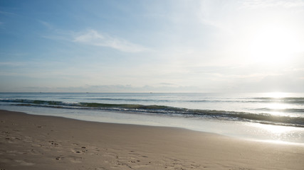 Fototapeta na wymiar morning beach