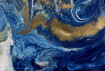 Marmorierter blauer und goldener abstrakter Hintergrund. Flüssiges Marmormuster © Anna Babii
