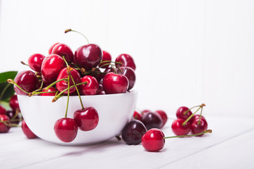 Fototapeta na wymiar fresh red cherry fruit