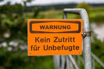 Schild Warnung