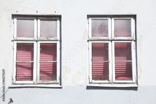 "Alte Holzfenster" Stockfotos und lizenzfreie Bilder auf Fotolia.com