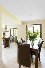 Dining room with table and leather chairs