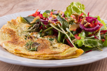 Mix Leaf Salad with omelet