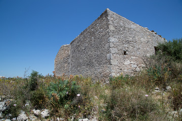 Fototapeta na wymiar Shepherd's hut, Cavagrande del Cassibile Orientated Nature Reserve, spring, Sicily 