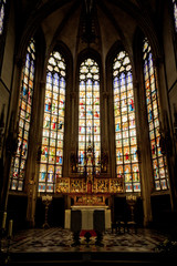 Kirchenfenster im Dunklen