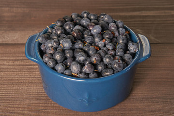 ceramic bowl with blueberries