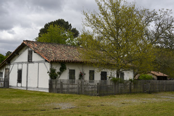 Fototapeta na wymiar Maison Landaise, Ecomusée de Marquèze, Parc naturel régional des Landes de Gascogne, Sabres, Gironde, 33