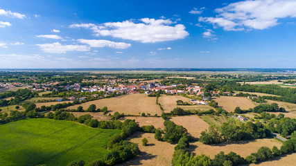 Fototapeta na wymiar Photographie aérienne du village de Frossay en Loire Atlantique