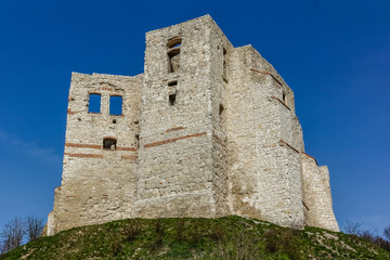 Fototapeta na wymiar Castle ruins in Kazimierz Dolny, Poland
