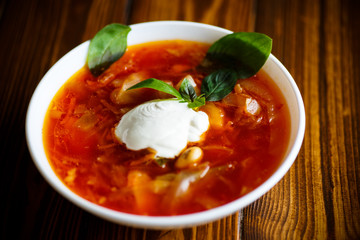 Red vegetable soup with beetroot