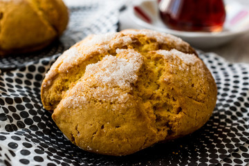 Turkish cookies Sam kurabiyesi and tea / Cookie with orange and sugar