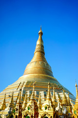 Shwedagon Pagoda in Yangon, Myanmar - obrazy, fototapety, plakaty