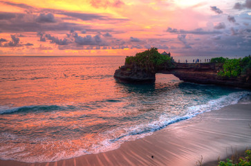 Obraz premium Tanah Lot Temple on Sea in Bali Island Indonesia..