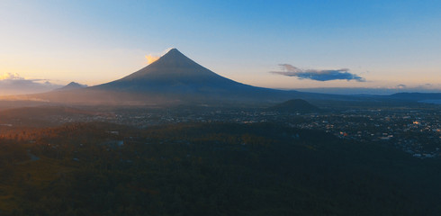 Fototapeta premium Mayon Volcano