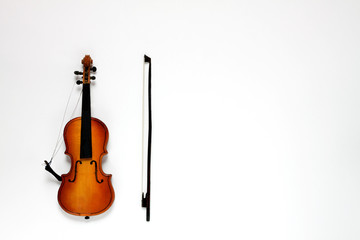Broken violin and bow
