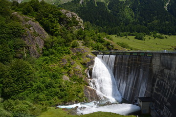 barrage du Tech  (vallée d'Azun -65)