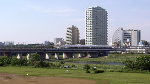 二子玉川　多摩川河川敷の風景 video UHD 4