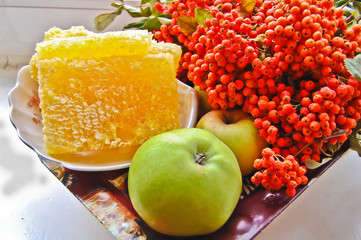 A beautiful, sweet, honey-rowan mood